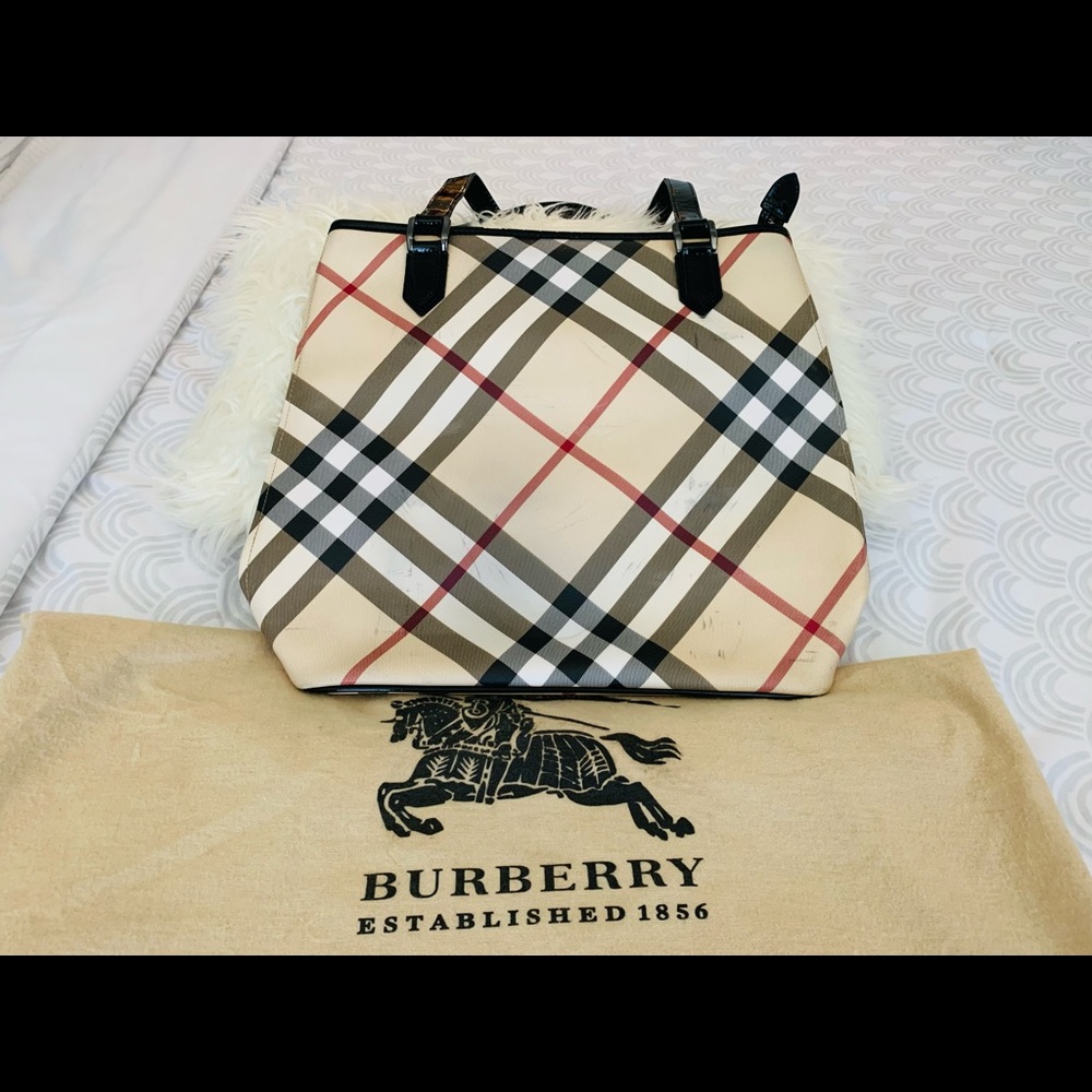 Authentic Burberry tote good condition